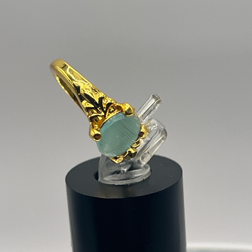 Brand New Gold-Tone Cat’s Eye/Moonstone Ring